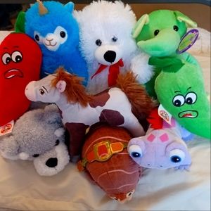 LOT OF 9 STUFFED ANIMALS